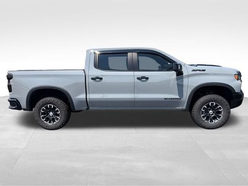 Used 2024 Chevrolet Silverado 1500 ZR2 w/ Technology Package AWD/4WD image 8