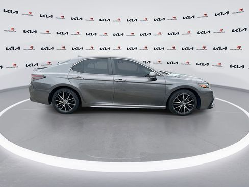 Used 2024 Toyota Camry SE w/ Convenience Package FWD image 9
