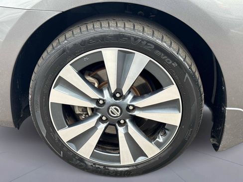 Used 2019 Nissan Sentra SL image 11