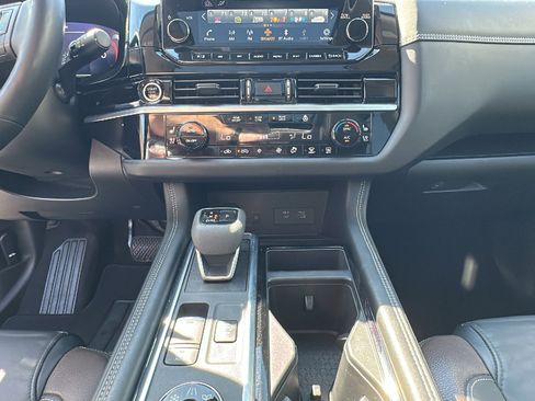 Certified 2024 Nissan Pathfinder Platinum w/ Cargo Package AWD/4WD image 19