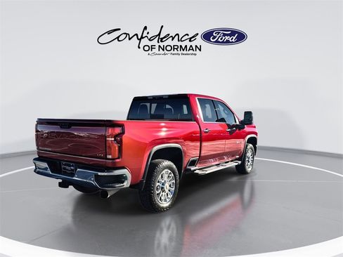 Used 2024 Chevrolet Silverado 3500 LTZ w/ LTZ Premium Package image 8