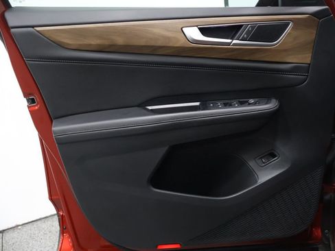 Used 2024 Volkswagen Atlas SE image 12