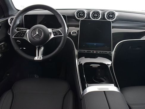 Used 2026 Mercedes-Benz GLC 300 4MATIC image 16