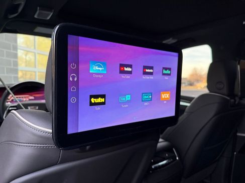 Used 2026 Cadillac Escalade Platinum Sport w/ LPO, ONYX Package image 36