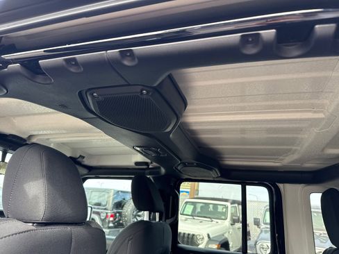 Used 2021 Jeep Wrangler Unlimited Sport image 8