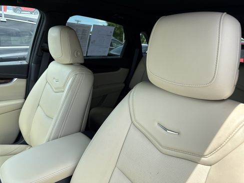 Used 2018 Cadillac XT5 Luxury w/ Driver Awareness Package image 13