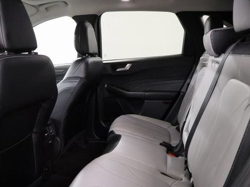 Used 2025 Ford Escape SE w/ PHEV Premium Package FWD image 28