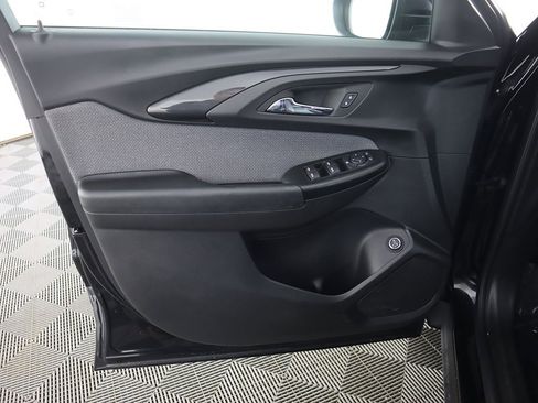 Used 2022 Chevrolet TrailBlazer LT w/ Sun and Liftgate Package image 24