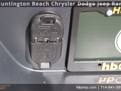 Used 2021 Jeep Gladiator Willys image 6