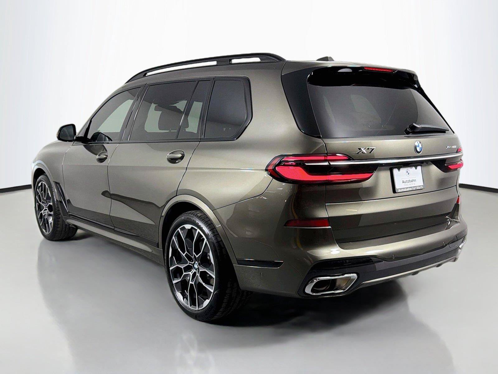 New 2027 BMW X7 xDrive40i w/ M Sport Package AWD/4WD image 7
