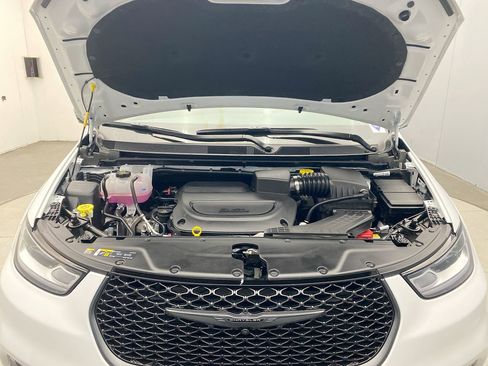 New 2026 Chrysler Pacifica Select w/ S Appearance Package image 11