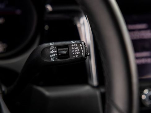 Certified 2025 Porsche Macan image 45