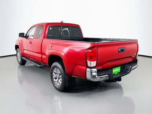 Used 2017 Toyota Tacoma SR5 w/ Tow Package RWD image 7