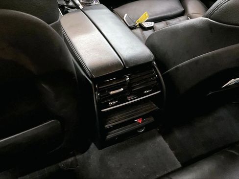 Used 2018 BMW 530e 530e iPerformance image 36