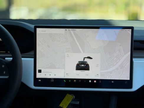 Used 2024 Tesla Model X image 49