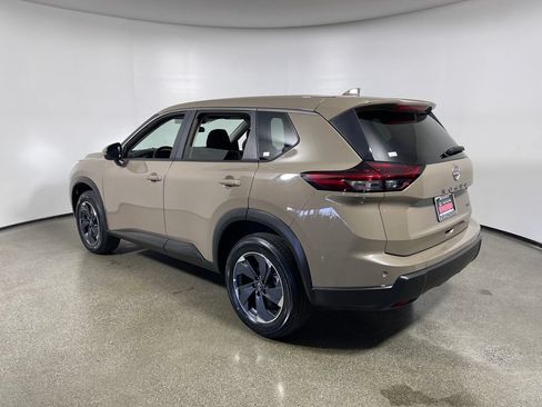 Used 2025 Nissan Rogue SV AWD/4WD image 5