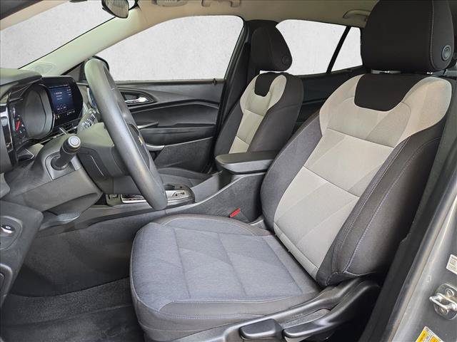 Used 2024 Chevrolet Trax LS w/ LS Convenience Package FWD image 14