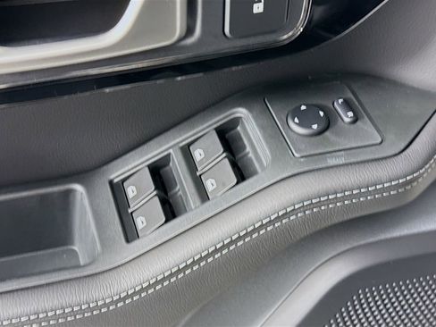 Used 2024 INEOS Grenadier Fieldmaster Edition image 16