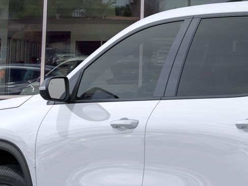 New 2026 Chevrolet Traverse LT image 12