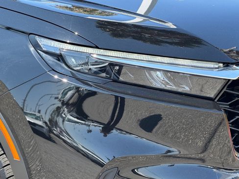 Used 2025 Honda CR-V EX-L image 10