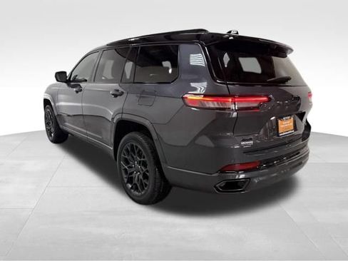 Used 2025 Jeep Grand Cherokee L Summit AWD/4WD image 10