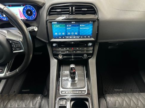 Used 2020 Jaguar F-PACE SVR AWD/4WD image 22