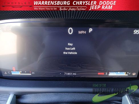 Used 2024 Jeep Wagoneer L Series II w/ Flexible Seating Group AWD/4WD image 19