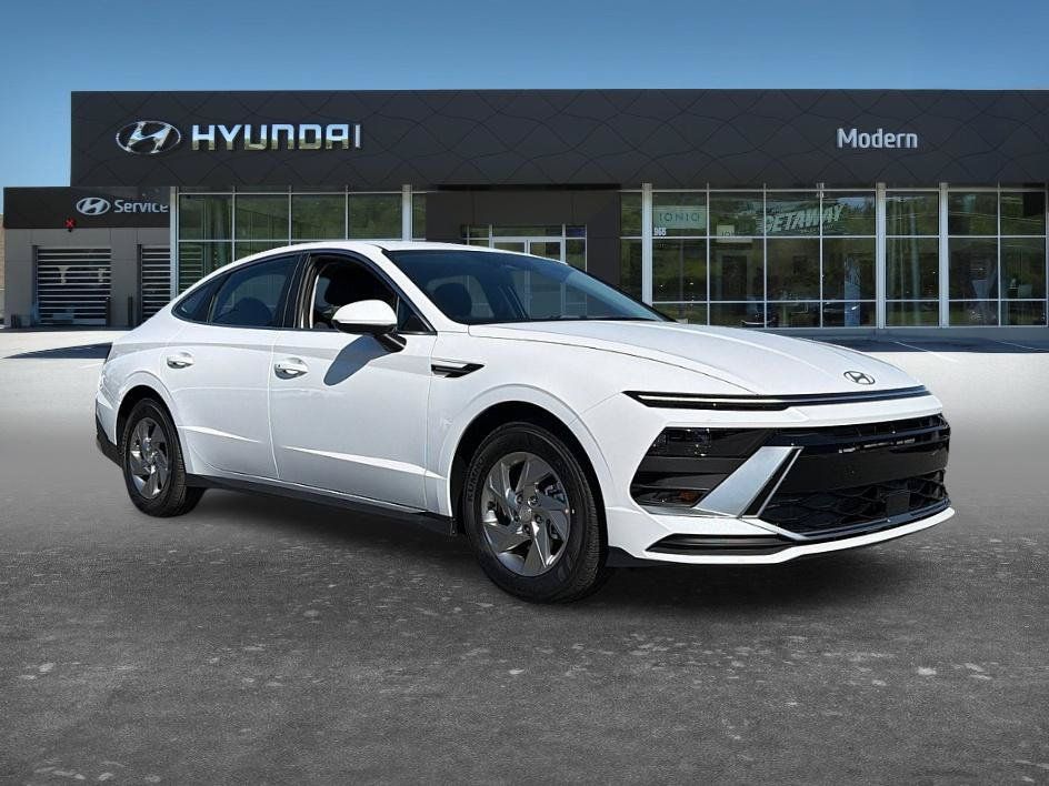 New 2026 Hyundai Sonata SE FWD image 2