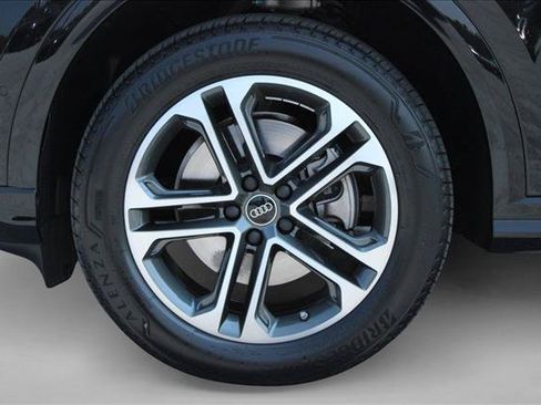 Used 2025 Audi Q5 Premium w/ Convenience Package AWD/4WD image 13