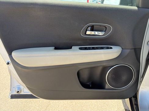 Used 2021 Honda HR-V EX image 10