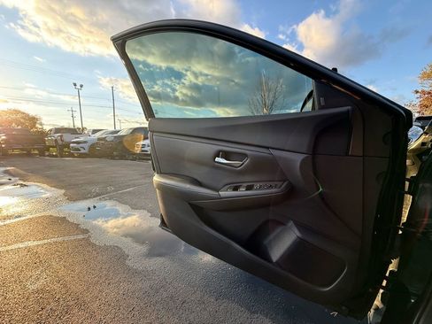 Used 2020 Nissan Sentra SV image 16