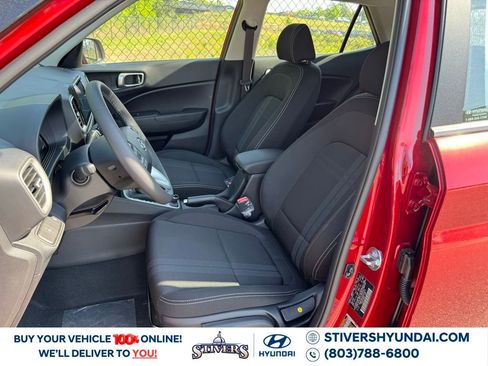 Certified 2025 Hyundai Venue SEL image 16