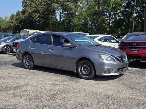Used 2019 Nissan Sentra S FWD image 1