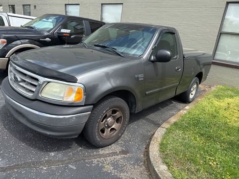 Used 2003 Ford F150 2WD Regular Cab image 9