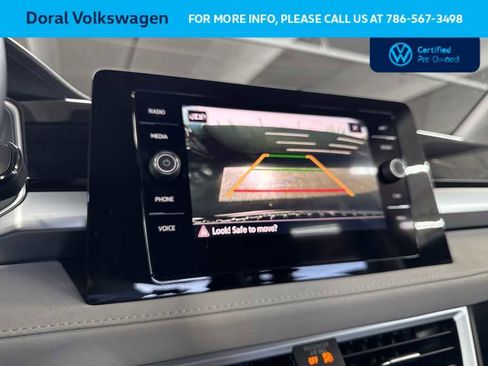 Used 2025 Volkswagen Taos SE image 18