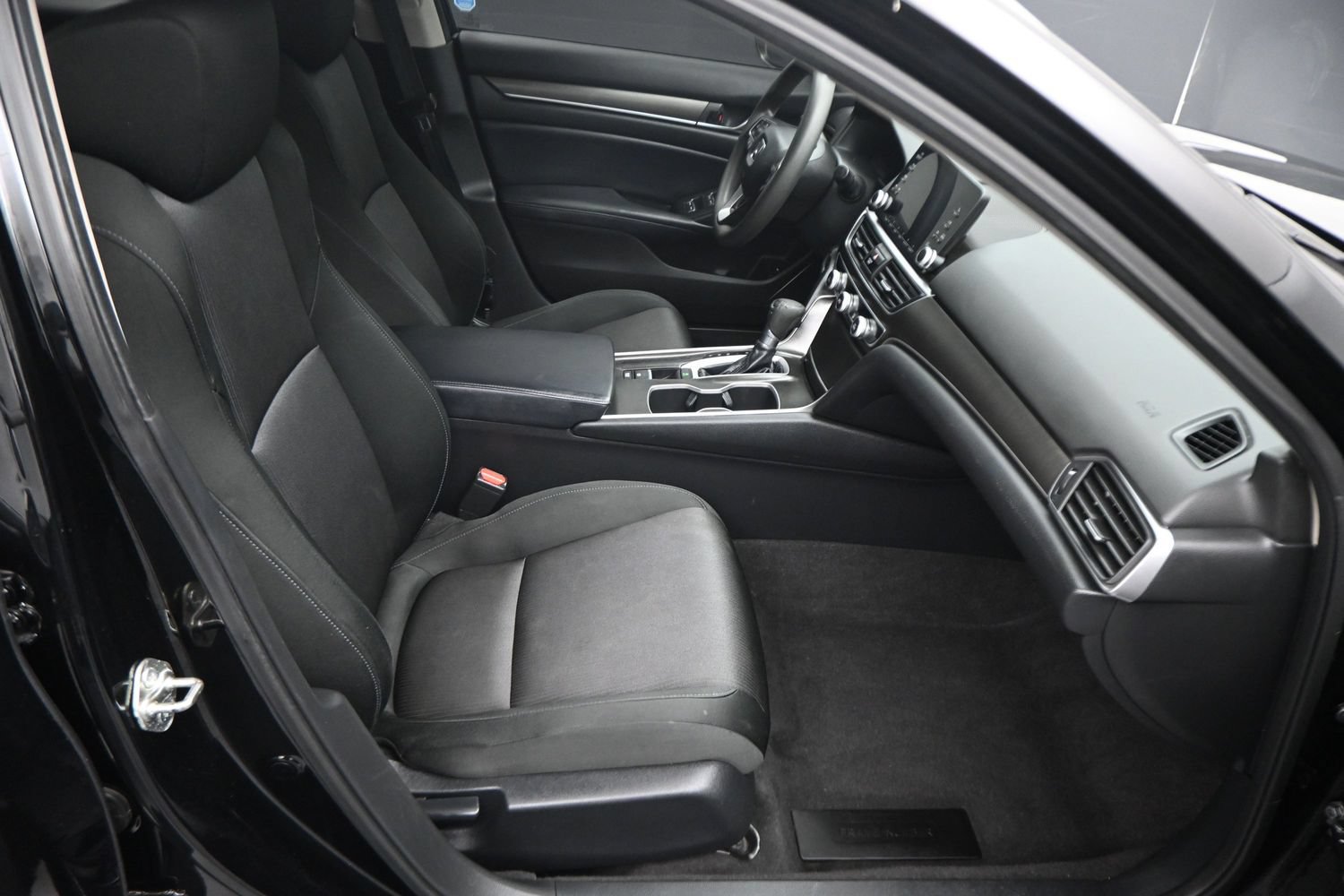 Used 2018 Honda Accord LX image 15