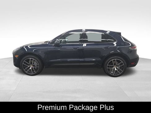 Used 2023 Porsche Macan image 2