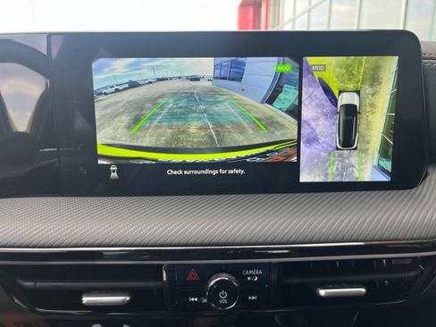 Used 2025 Nissan Kicks SR FWD image 14