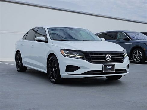 Used 2020 Volkswagen Passat 2.0T SE image 3