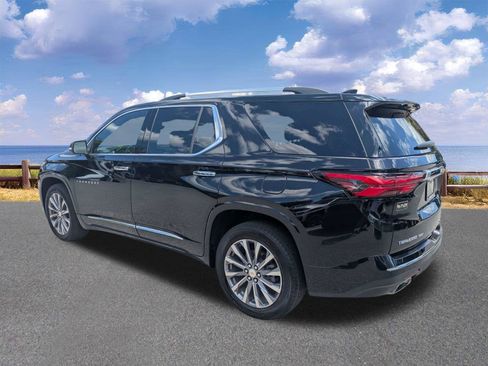 Used 2023 Chevrolet Traverse Premier w/ LPO, Floor Liner Package AWD/4WD image 6