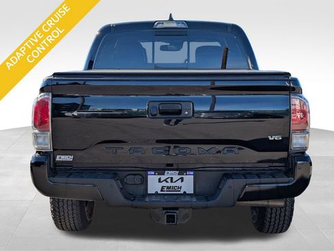 Used 2022 Toyota Tacoma TRD Off-Road w/ TRD Premium Off Road Package image 3