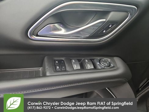 Used 2024 Chevrolet Suburban LT image 20