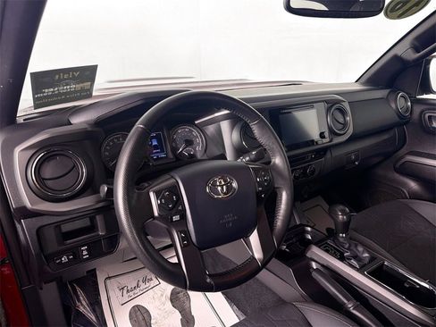 Used 2016 Toyota Tacoma SR5 image 9