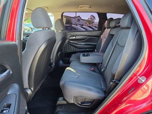 Used 2020 Hyundai Santa Fe SE image 17