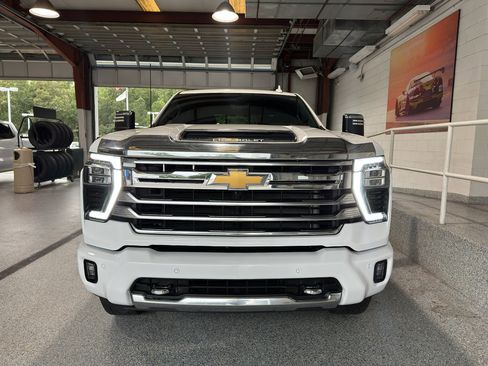 Used 2024 Chevrolet Silverado 2500 High Country w/ High Country Premium Package image 35