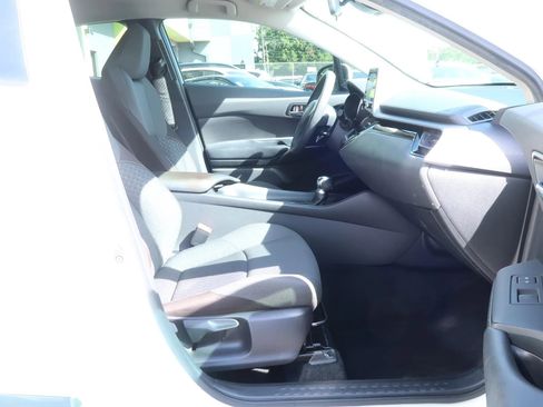 Used 2021 Toyota C-HR LE image 25