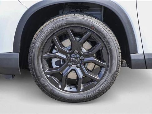 New 2025 Honda Pilot Touring image 9