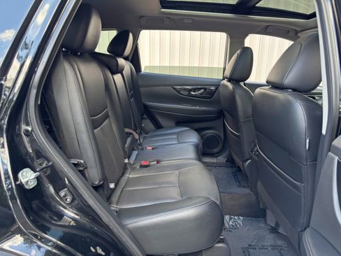 Used 2019 Nissan Rogue SL w/ Premium Package AWD/4WD image 39