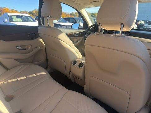 Used 2022 Mercedes-Benz GLC 300 4MATIC image 31