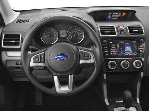 Used 2017 Subaru Forester 2.5i Premium AWD/4WD image 4